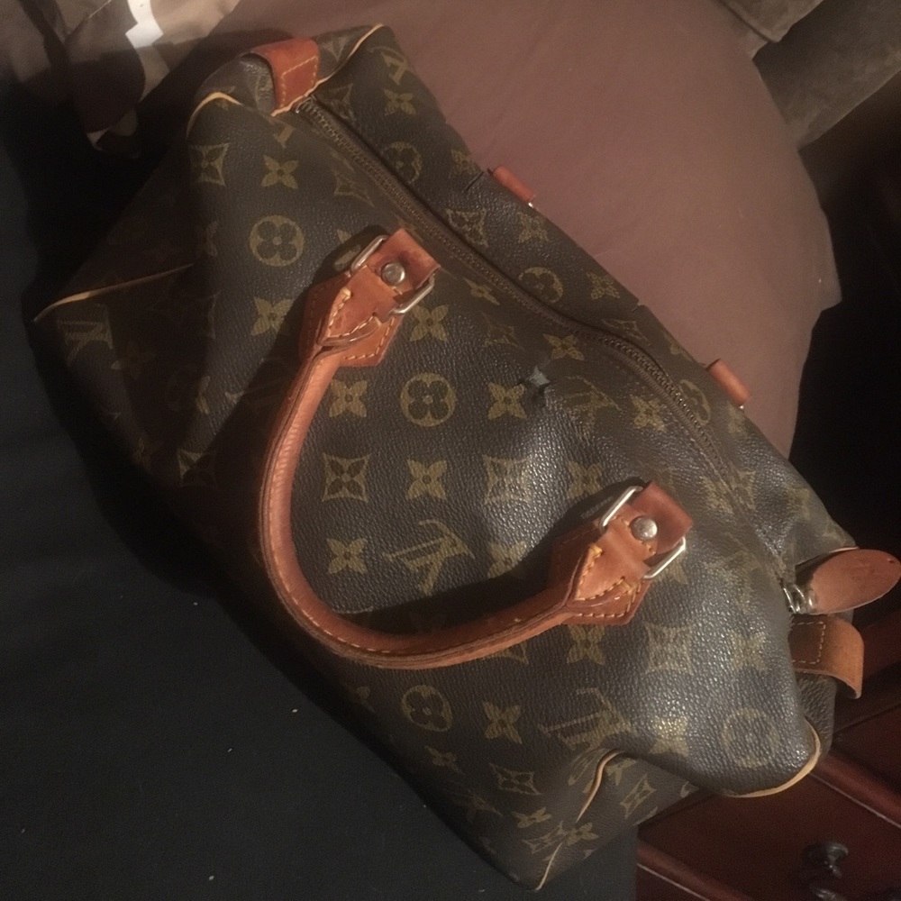 Louis Vuitton speedy